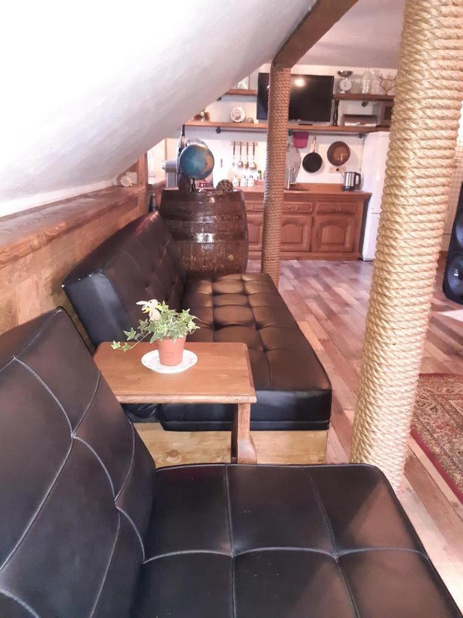 Yacht Club Apartment เลียปาญา ภายนอก รูปภาพ