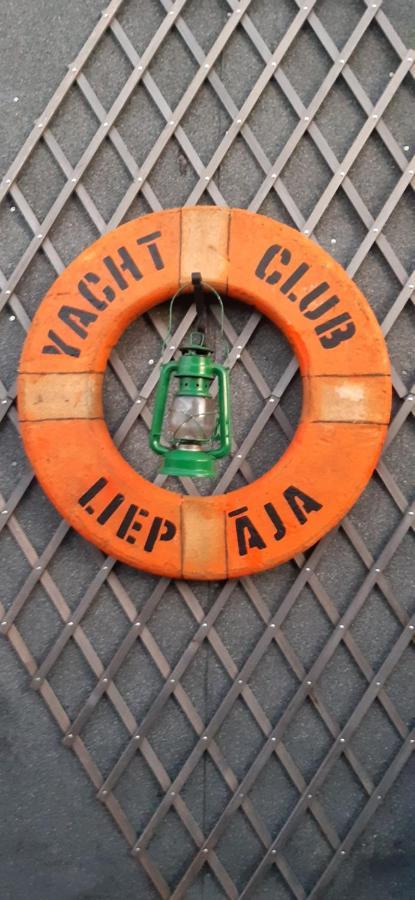 Yacht Club Apartment เลียปาญา ภายนอก รูปภาพ